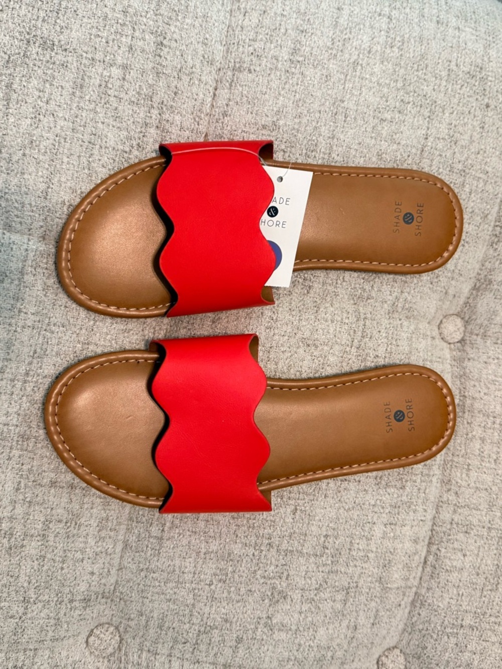 Shade & Shore Red Scallop Slide Sandals